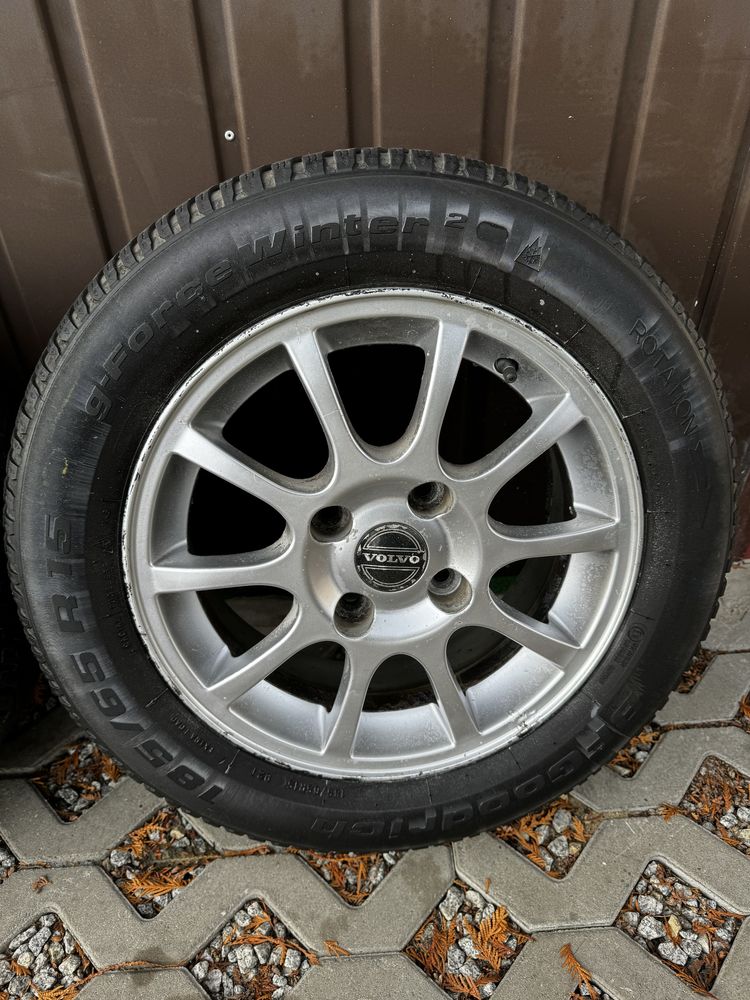 Koła Felgi 4x114.3 z Oponami zimowymi 185/65/15  Volvo S40 V40