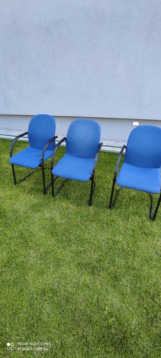 Krzesło biurowe niebieskie