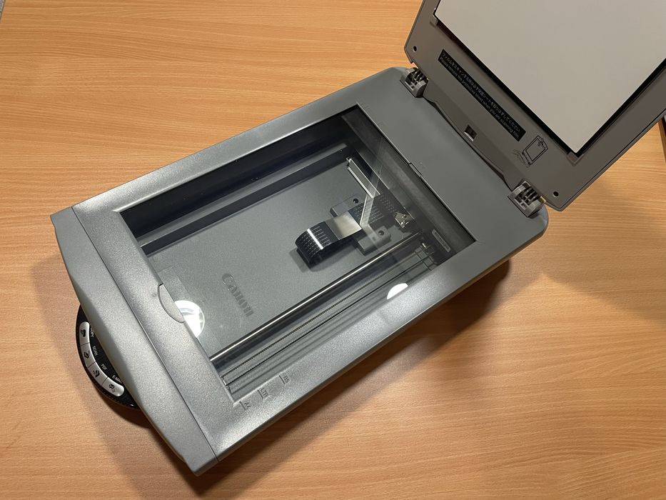 Scaner de mesa Canon 8400f