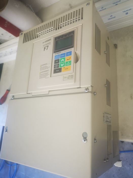 Variador inverter omron F7