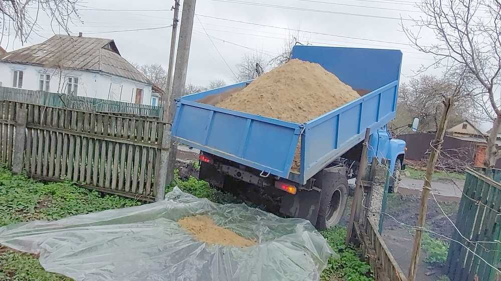 ПІСОК , ЩЕБІНЬ , ВІДСІВ в мішках по 30 кг . Самовивоз і доставка