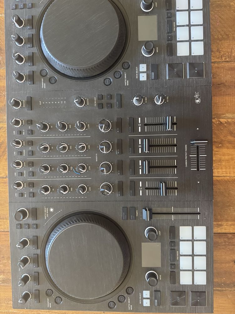 Controladora DJ Native Instruments Traktor Kontrol S4 MK3