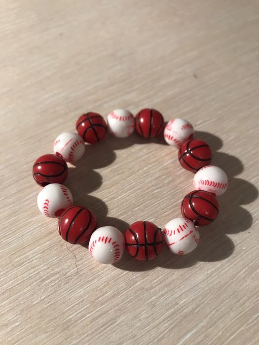 Bransoletka w pilki koszykarskie