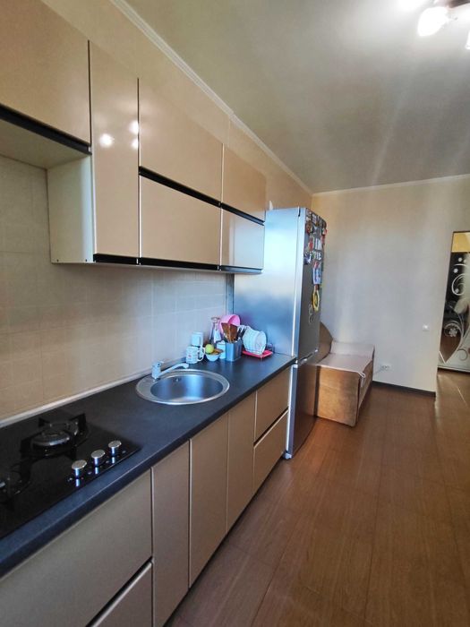 MZ, 2-кімнатна квартира з ремонтом 67 м²,  вул. Старобілоуська