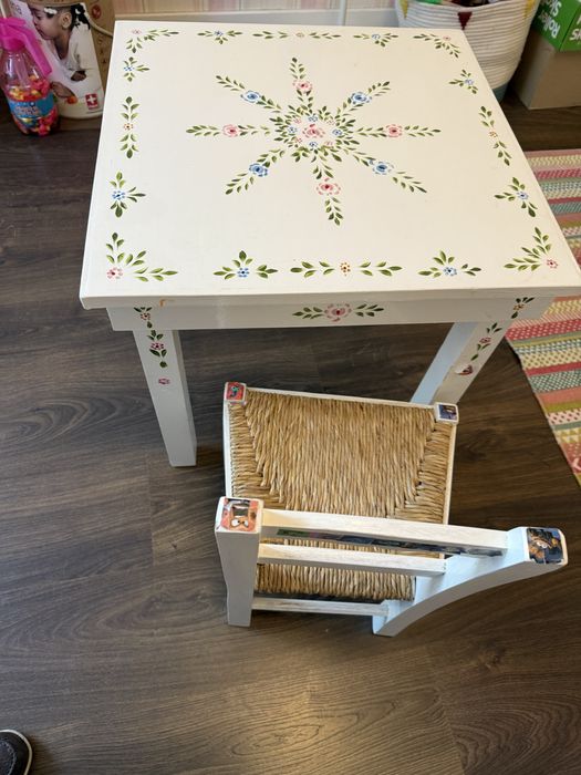Mesa e Cadeira de Criança em Madeira Maciça – Pintura Artesanal