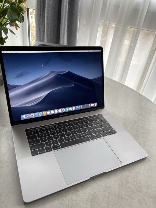 Macbook Pro 15 2017 в гарному стані, все ідеально працює