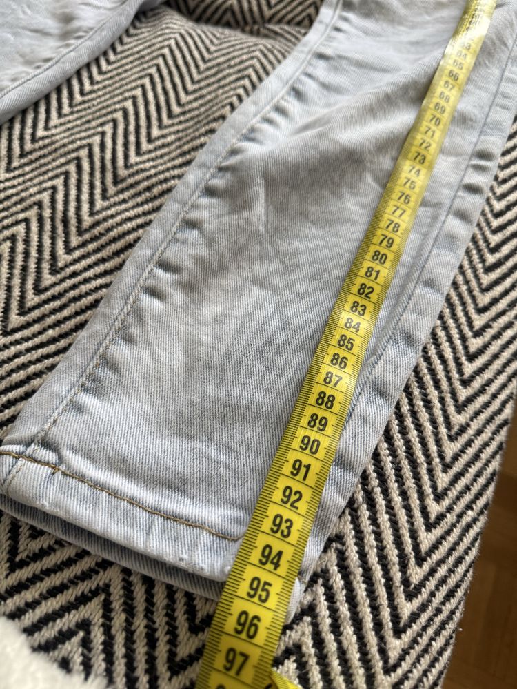 Nowe jasne jeansy Leviski