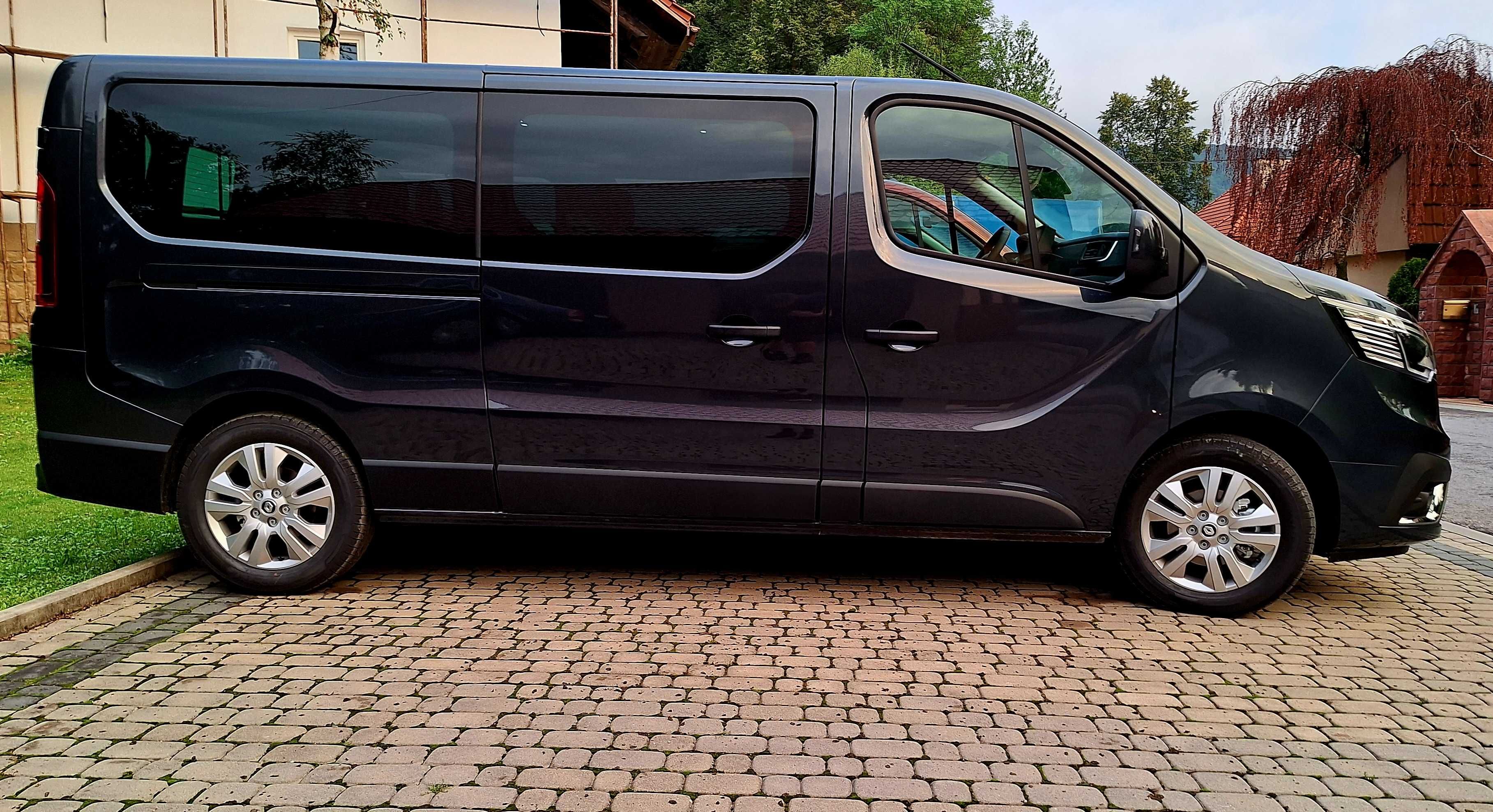 Wynajem busów 9 osobowych NOWY Renault Trafic LONG 2023r HAK