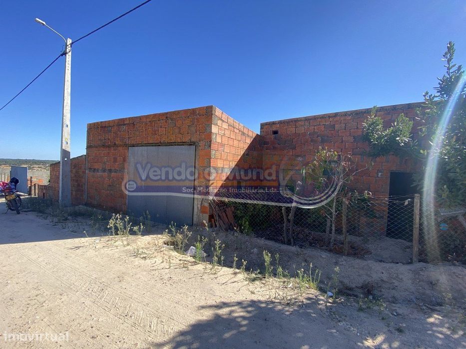 Armazém com Terreno em Brotas (MOR078)