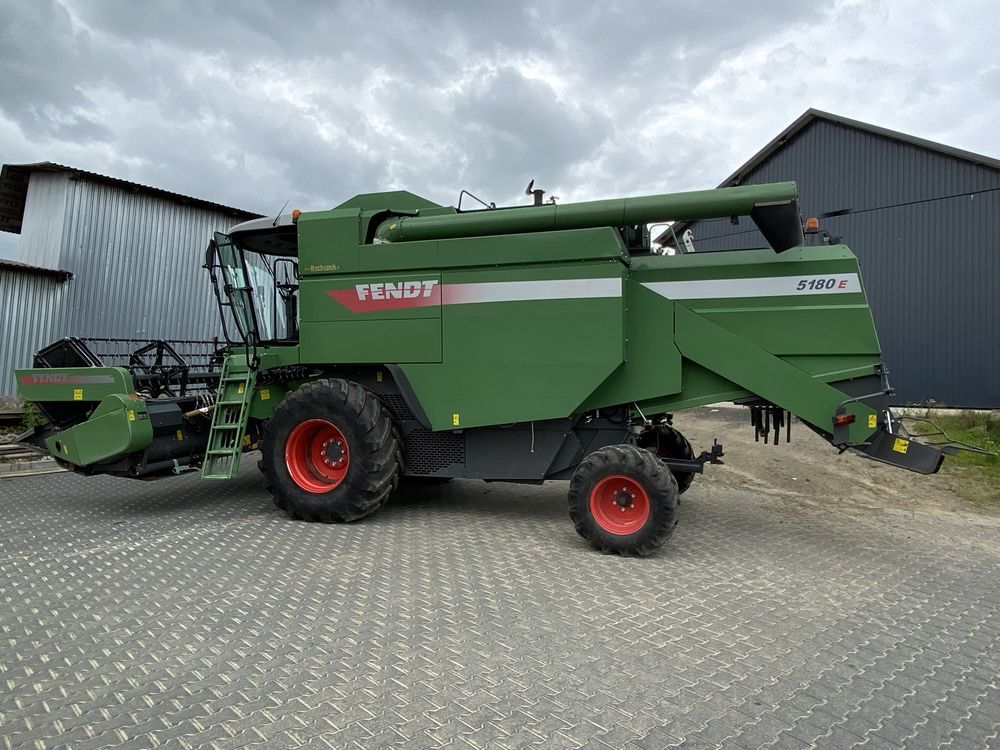 Fendt 5180 E, stół do rzepaku