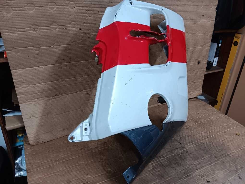 Carenagem lateral direita Honda CBR1000F