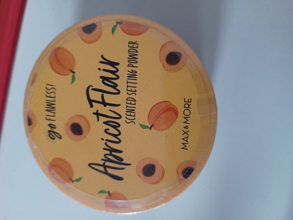 Zestaw nowych cieni tuszu pudru pędzli