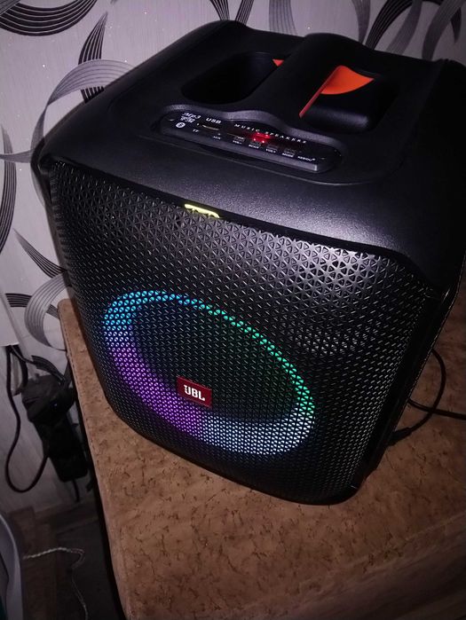 Портативна колонка JBL PartyBox