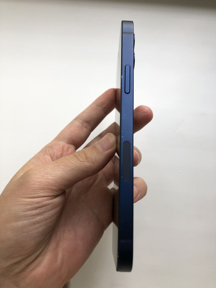 Iphone 12 на 128 Гб Blue синій