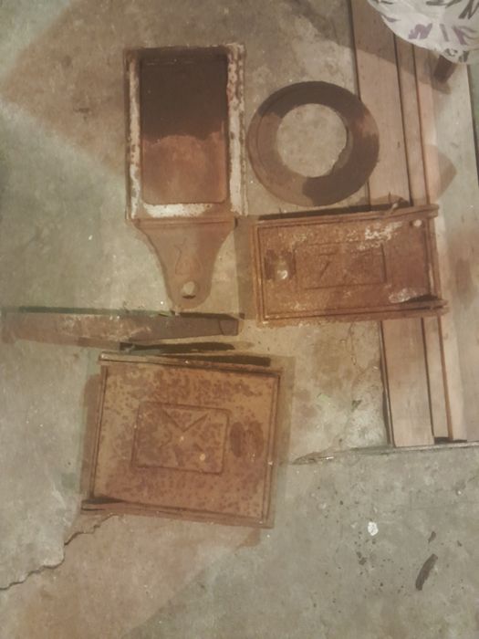 Двери и задвижки для печки.