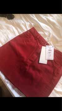 Mini czerwona spódniczka