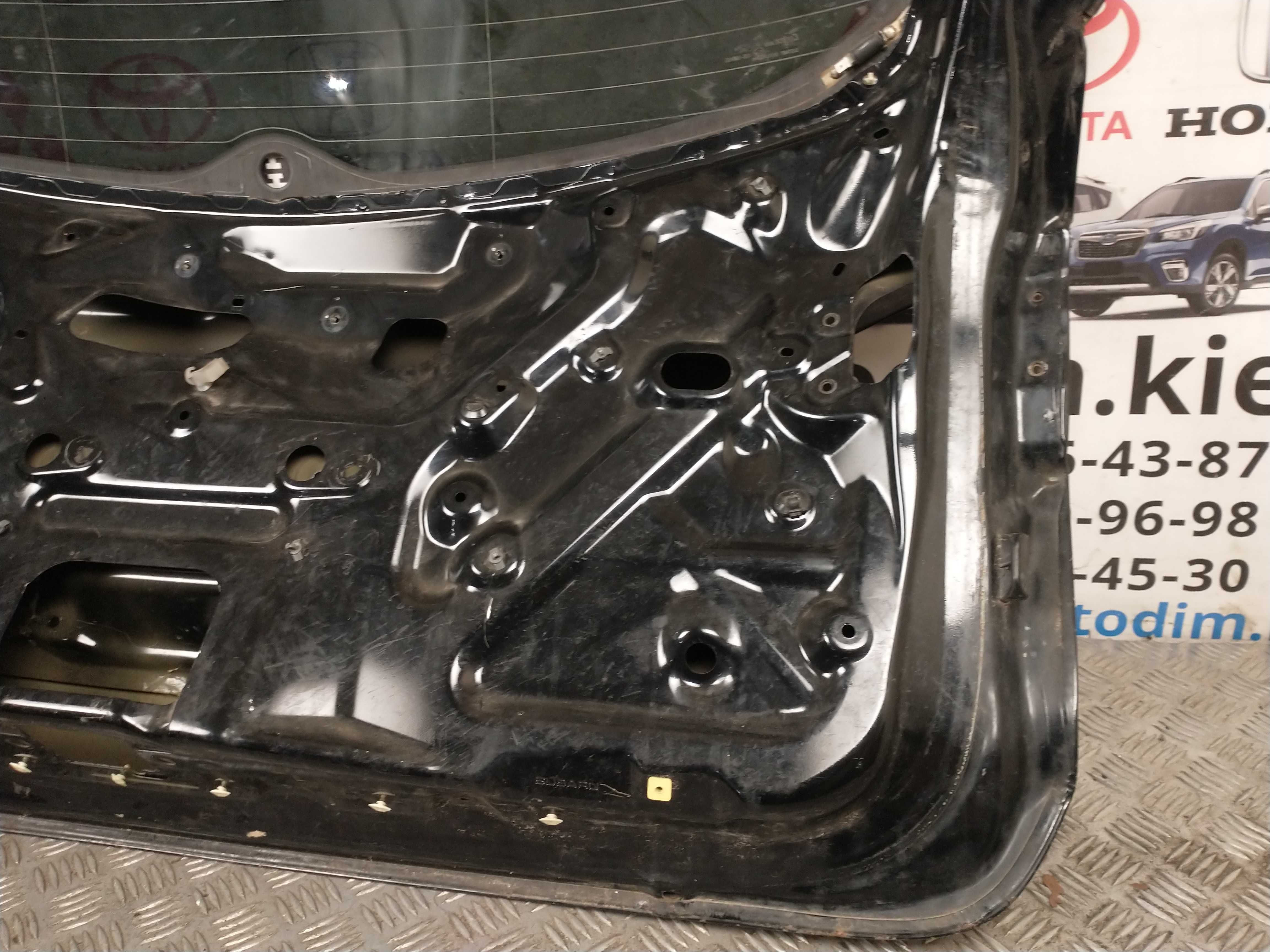 крышка багажника Subaru Tribeca B-10