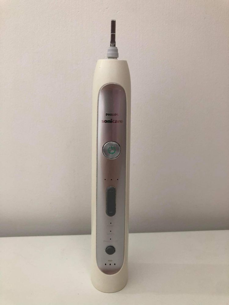 Philips sonicare ze stacją do dezynfekującą UV