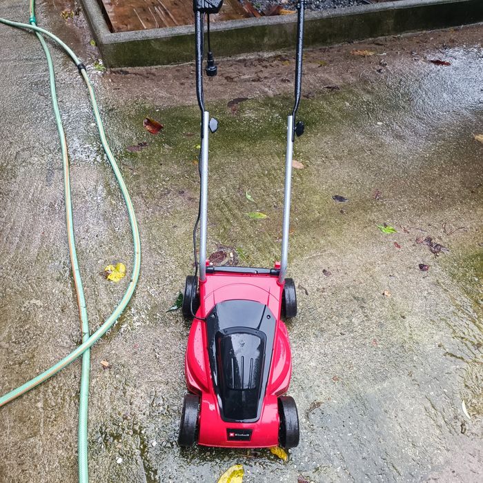 Corta relva eléctrico