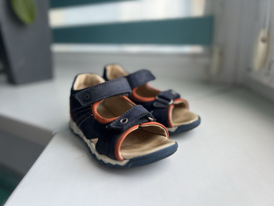 Шкіряні босоніжки 28 р на хлопчика