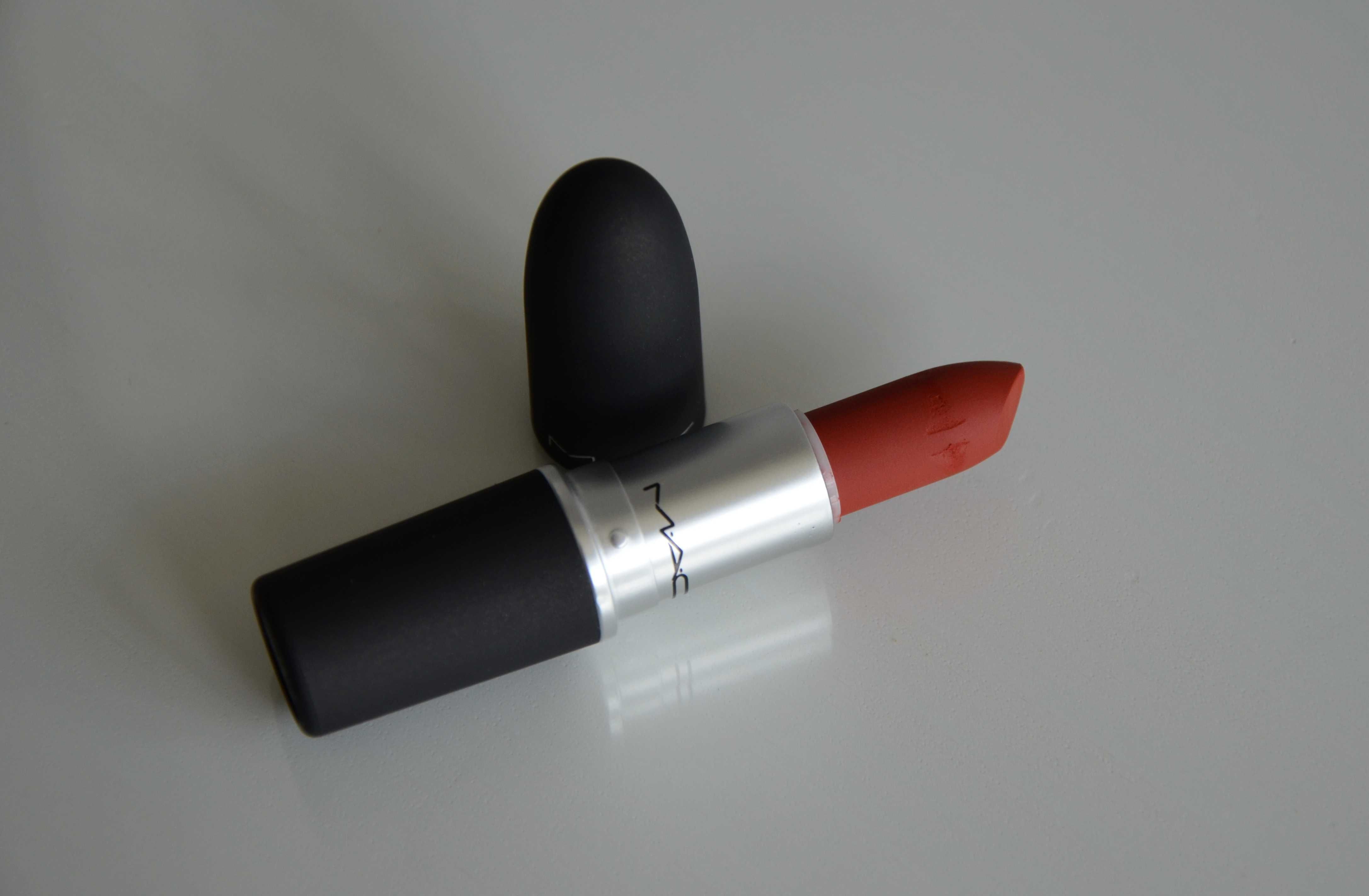 MAC Powder Kiss 316 Dovoted to Chili matowa pomadka ORYGINAŁ