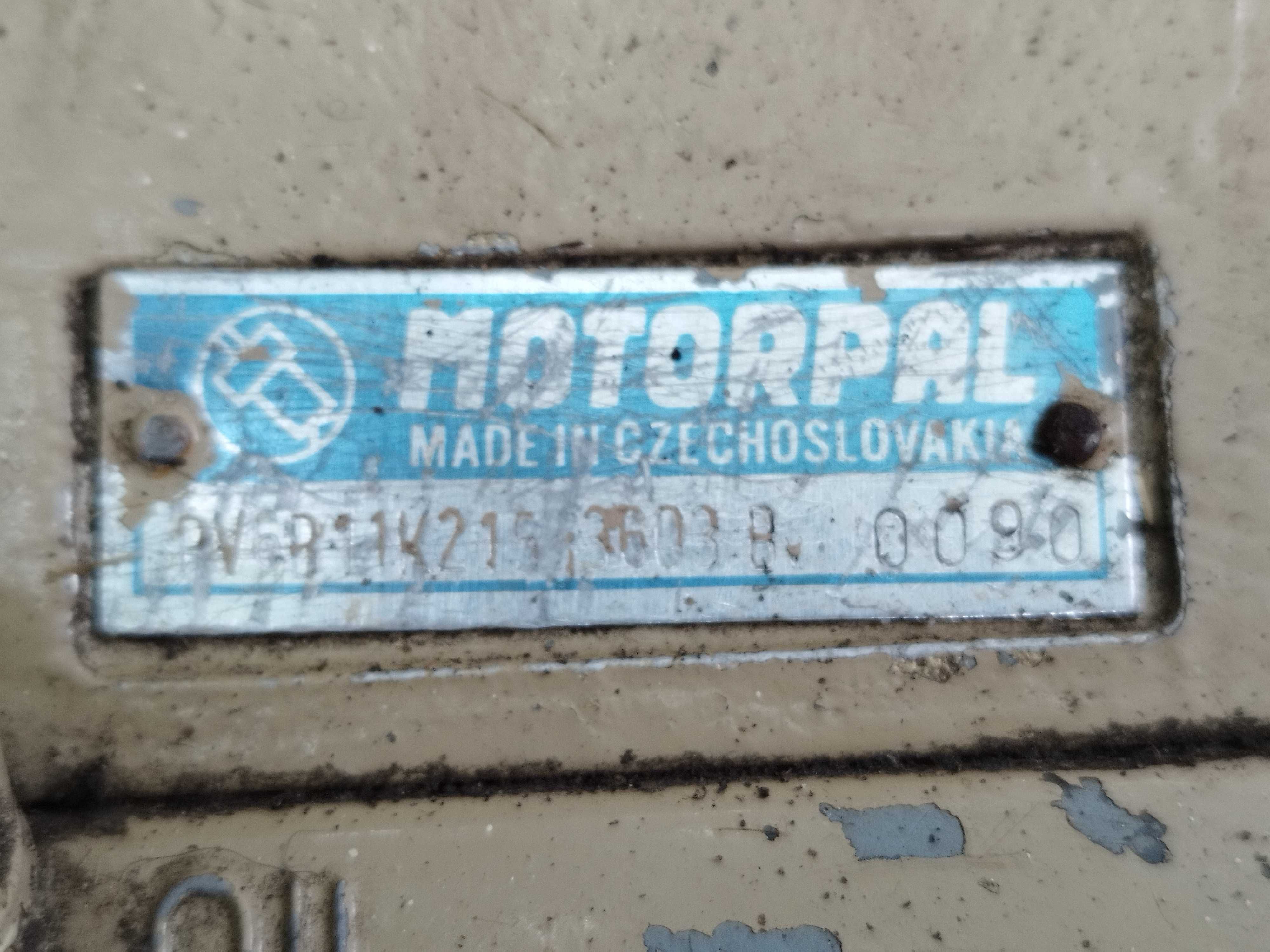 паливний насос ПНВТ ТНВД Ikarus під ремонт