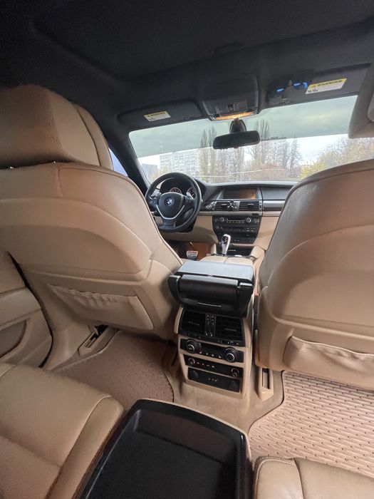 Авто БМВ-х6.