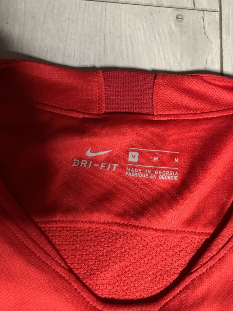 Nowa koszulka piłkarska Nike rozm M