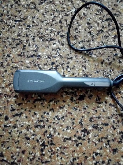 Стайлер Remington S3007.