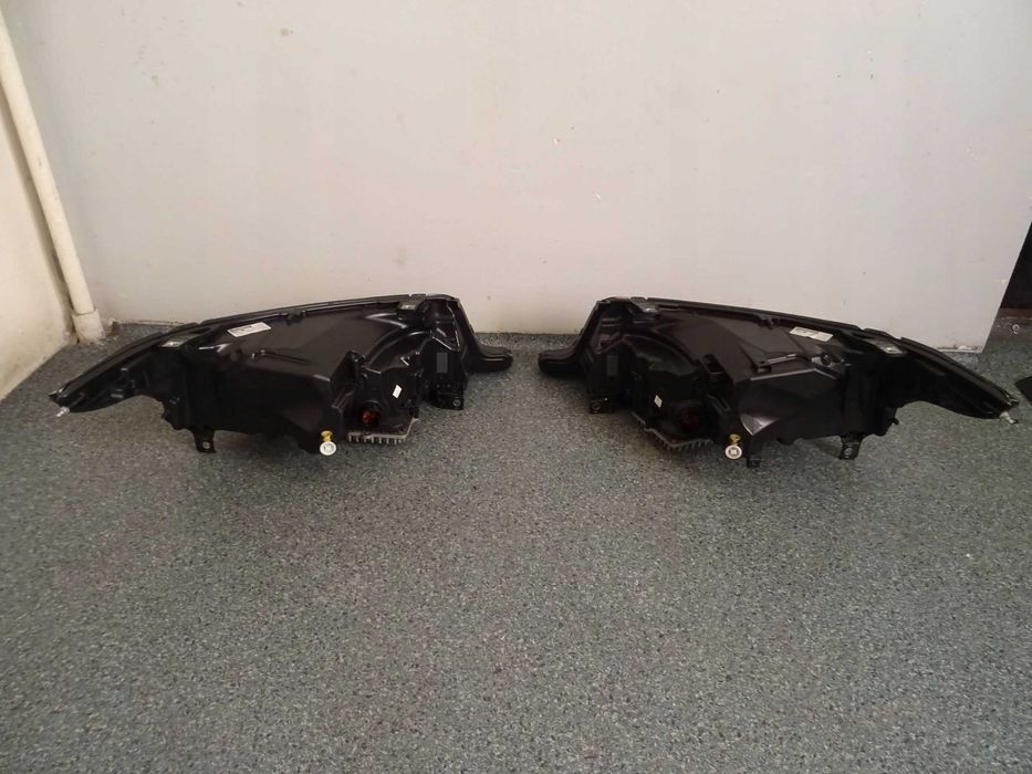 RANGE ROVER Sport L494 Фари передні