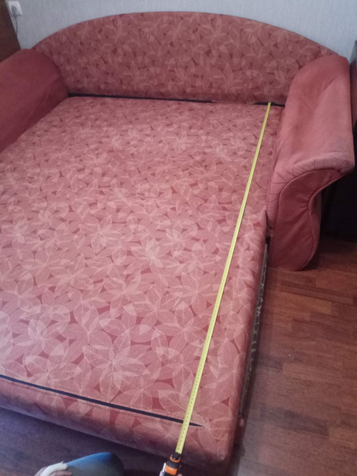 Продам диван б/в