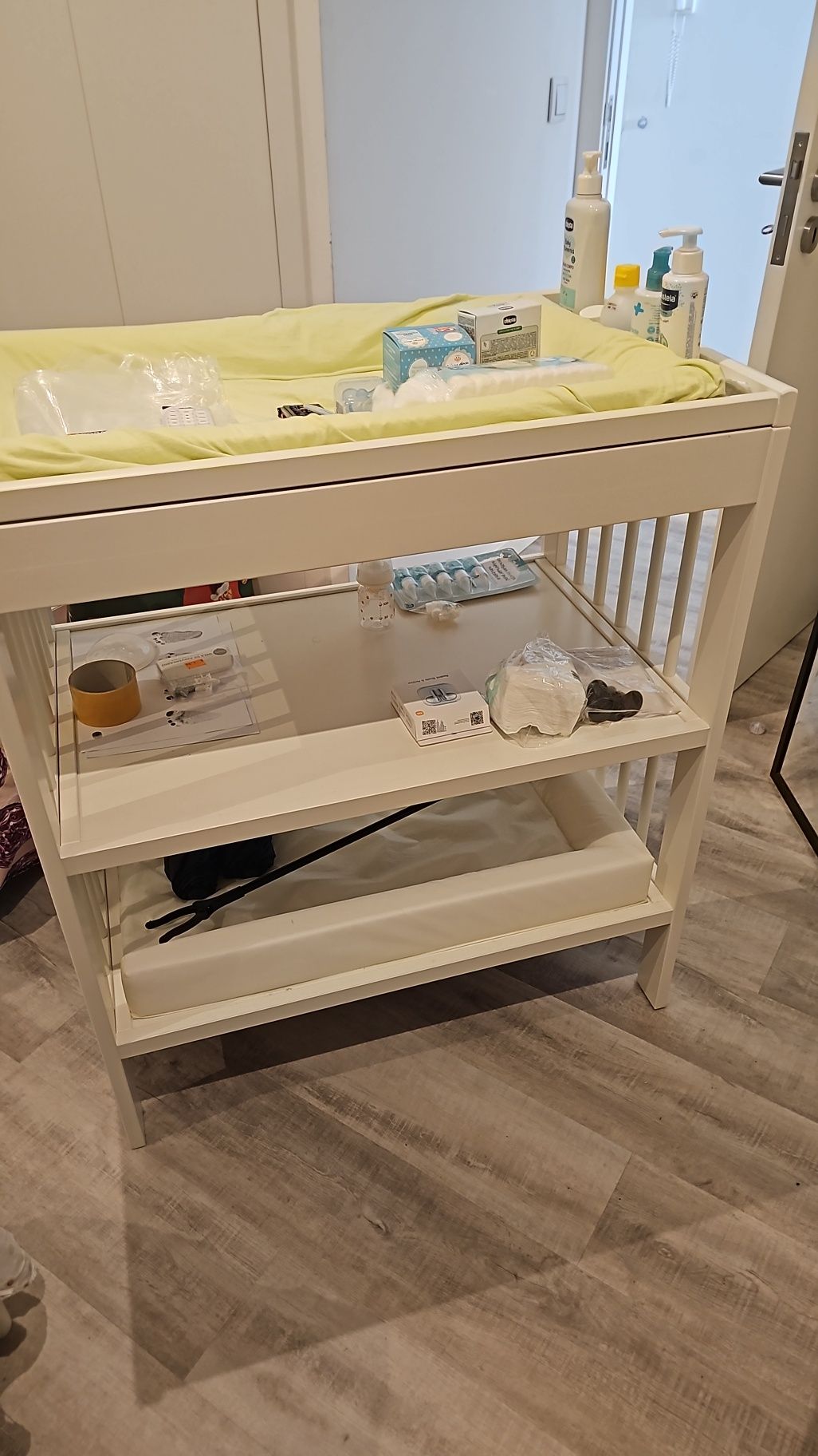 *Troca de Fraldas para Bebê + Duas Almofadas Muda Fraldas* IKEA
**Tr