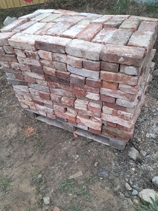 Cegła rozbiórkowa paletowana oczyszczona ilość współpraca z wyburzenia