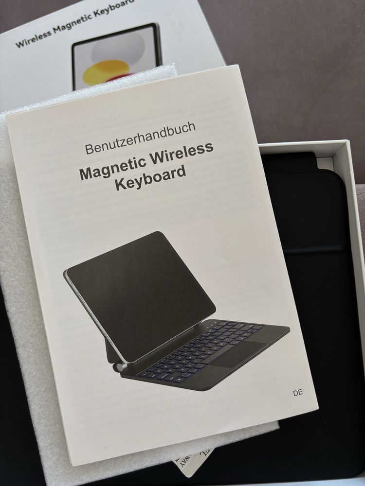 чехол клавиатура wireless magnetic keyboard для iPad