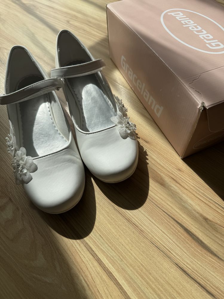 Buty komunijne dziewczęce  białe