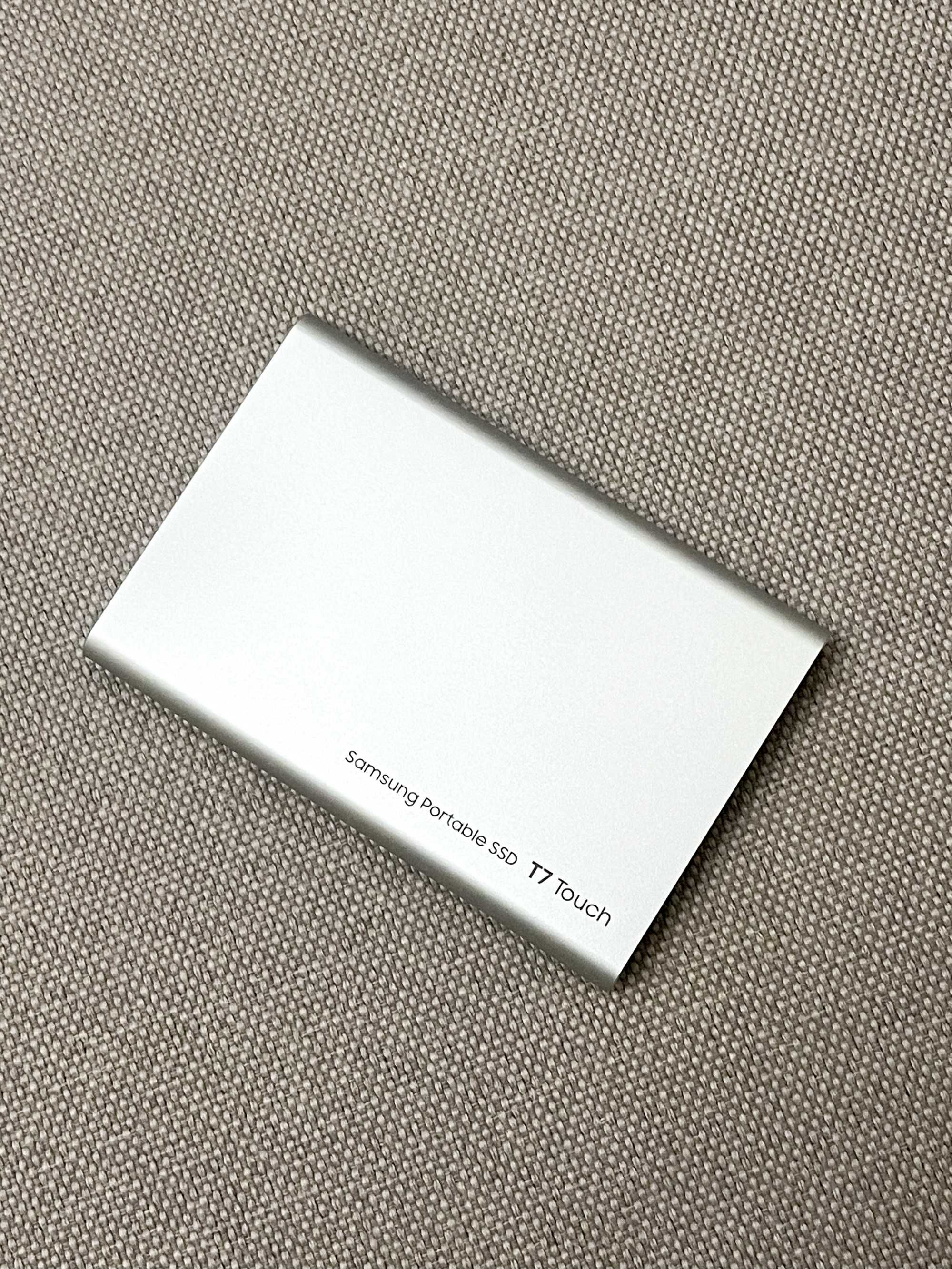 Портативний SSD диск Samsung T7 Touch 1Т в ідеалі.