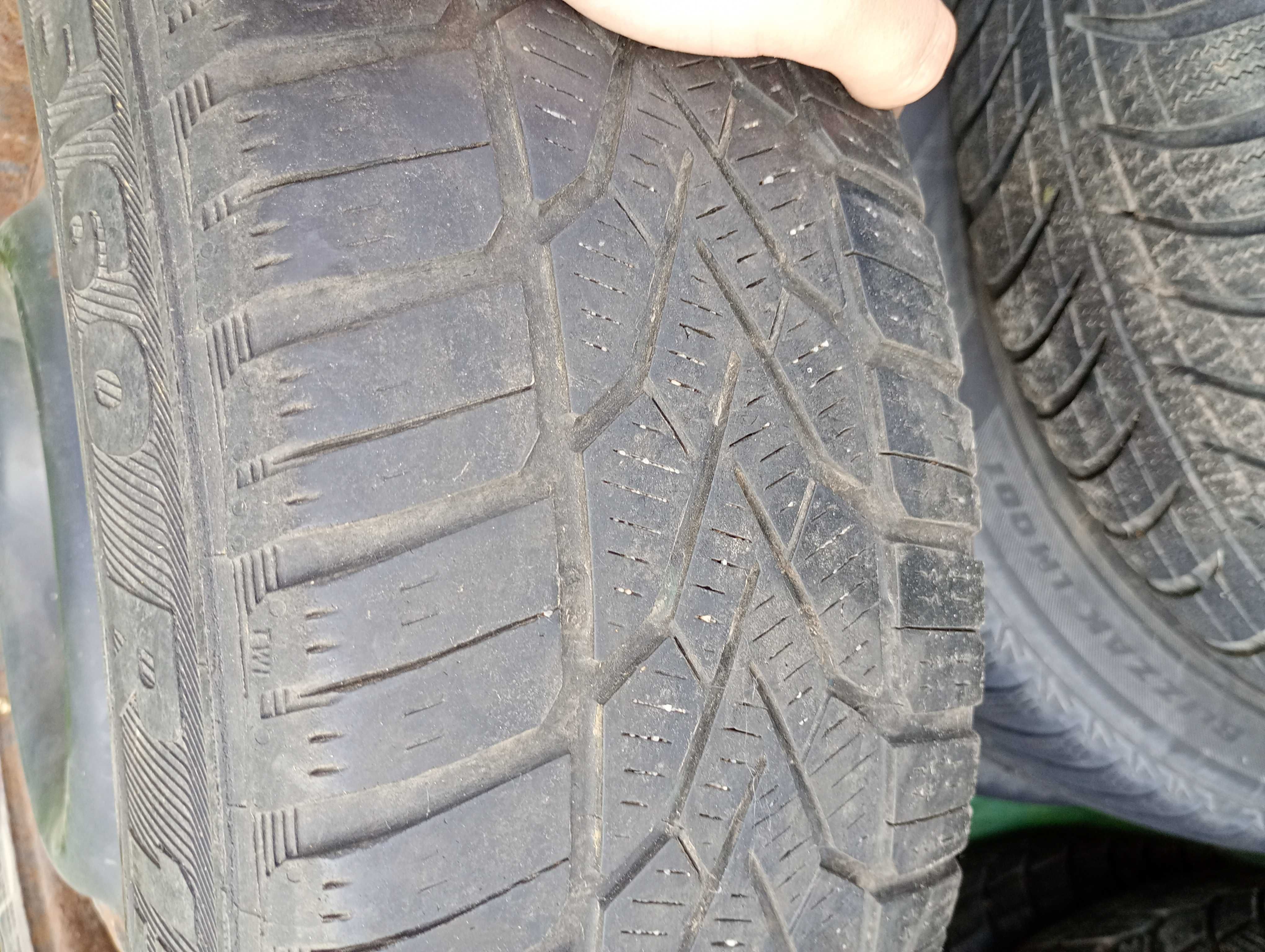 Sprzedam opony wraz z felgami 185/60 r15