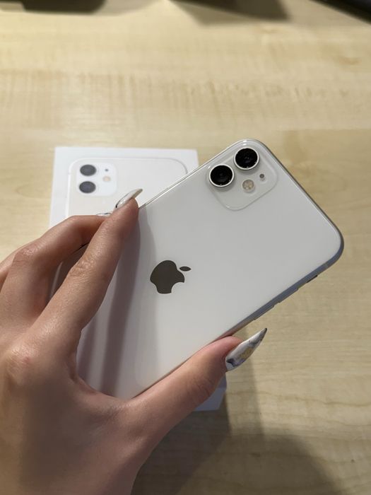 Продам IPhone 11 64GB Neverlock