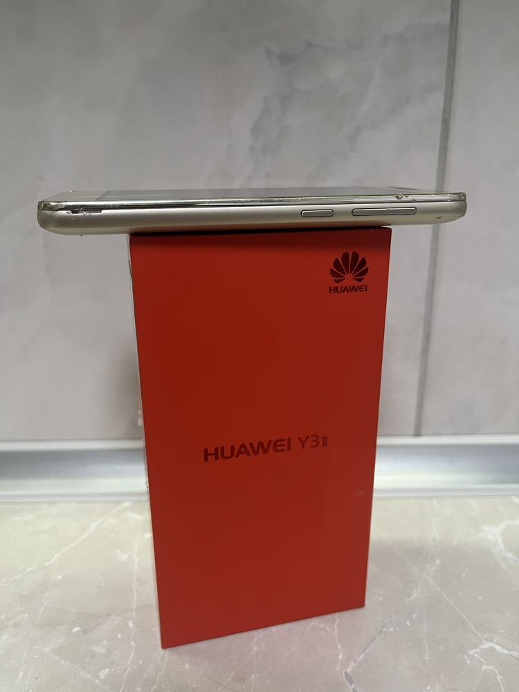 Huawei Y 3 || ( LUA - U22)