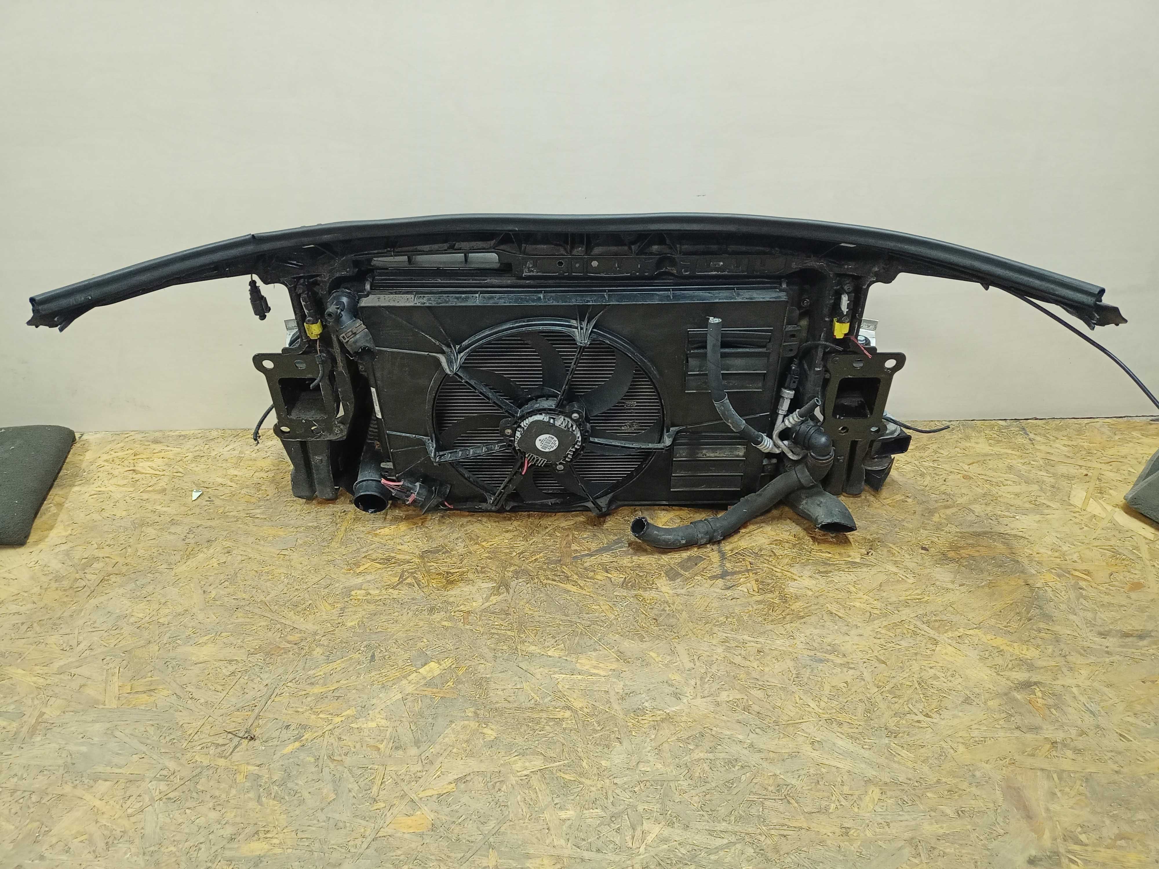 Audi A3 8P 2 lift pas przód przedni wzmocnienie chłodnice 1.9 TDI