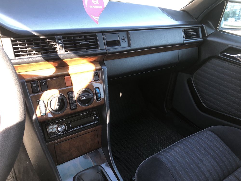 Mercedes-Benz 250d Turbo