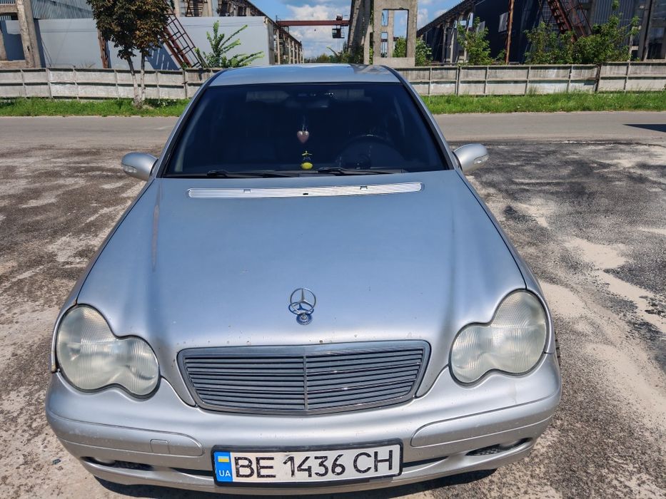 Mercedes-Benz w203 C-Class