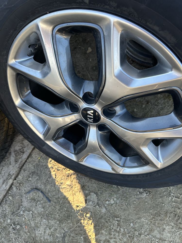 Диски з шинами hyundai Santa Fe,tucson,kia sorento,spoetage 52910c5320