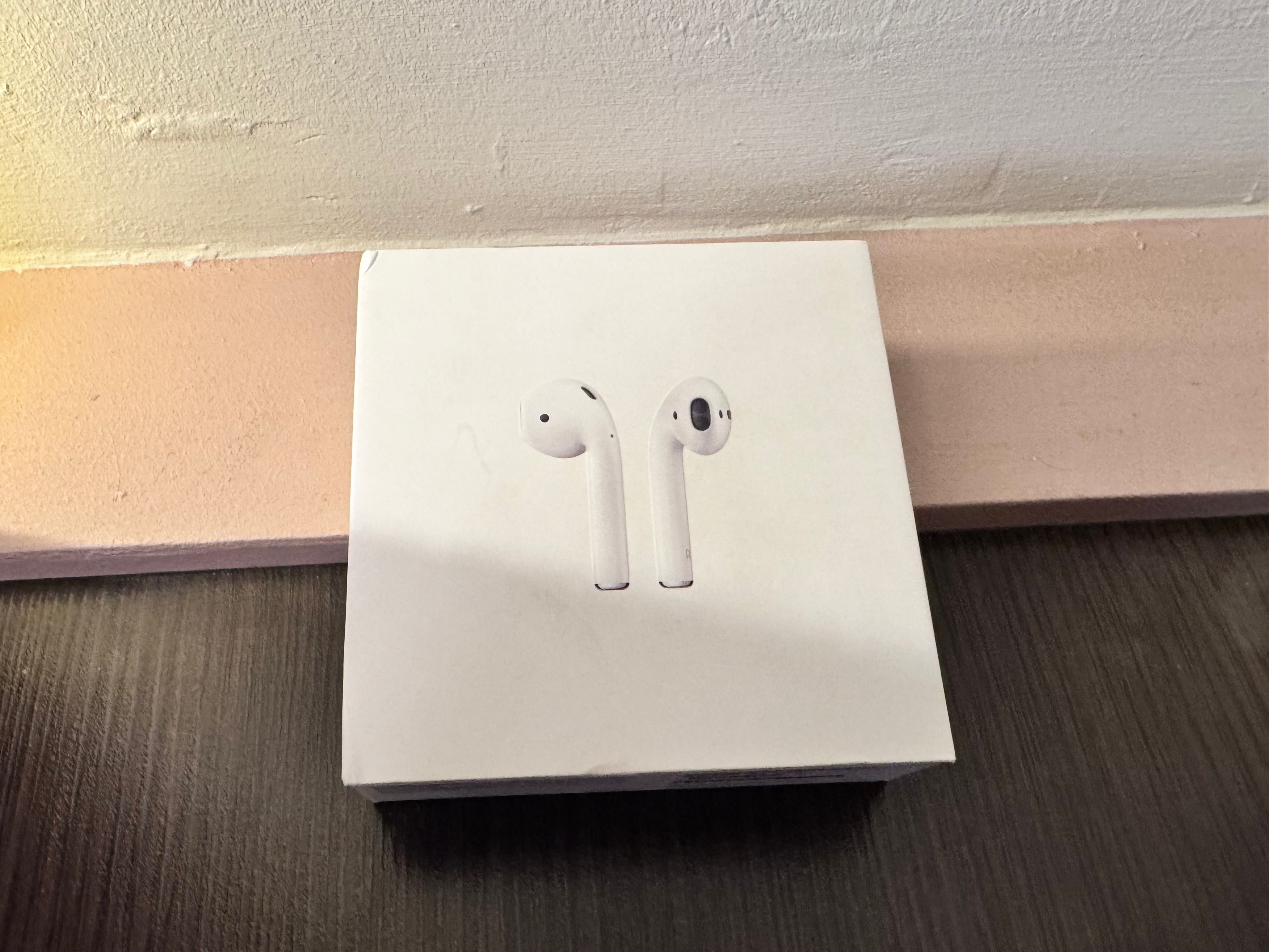 Pudełko AirPods nowy przewód Lightning oryginalny