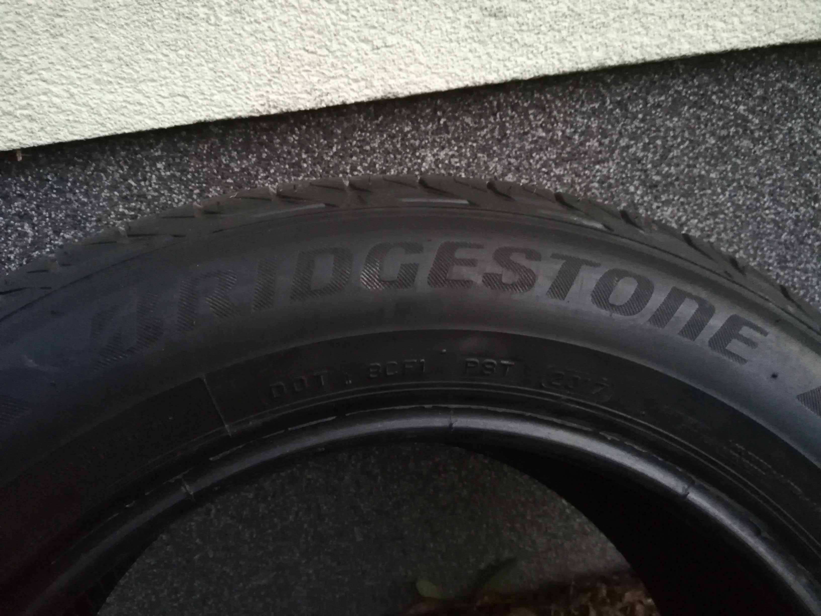 4 opony letnie Bridgestone 215/60R16.