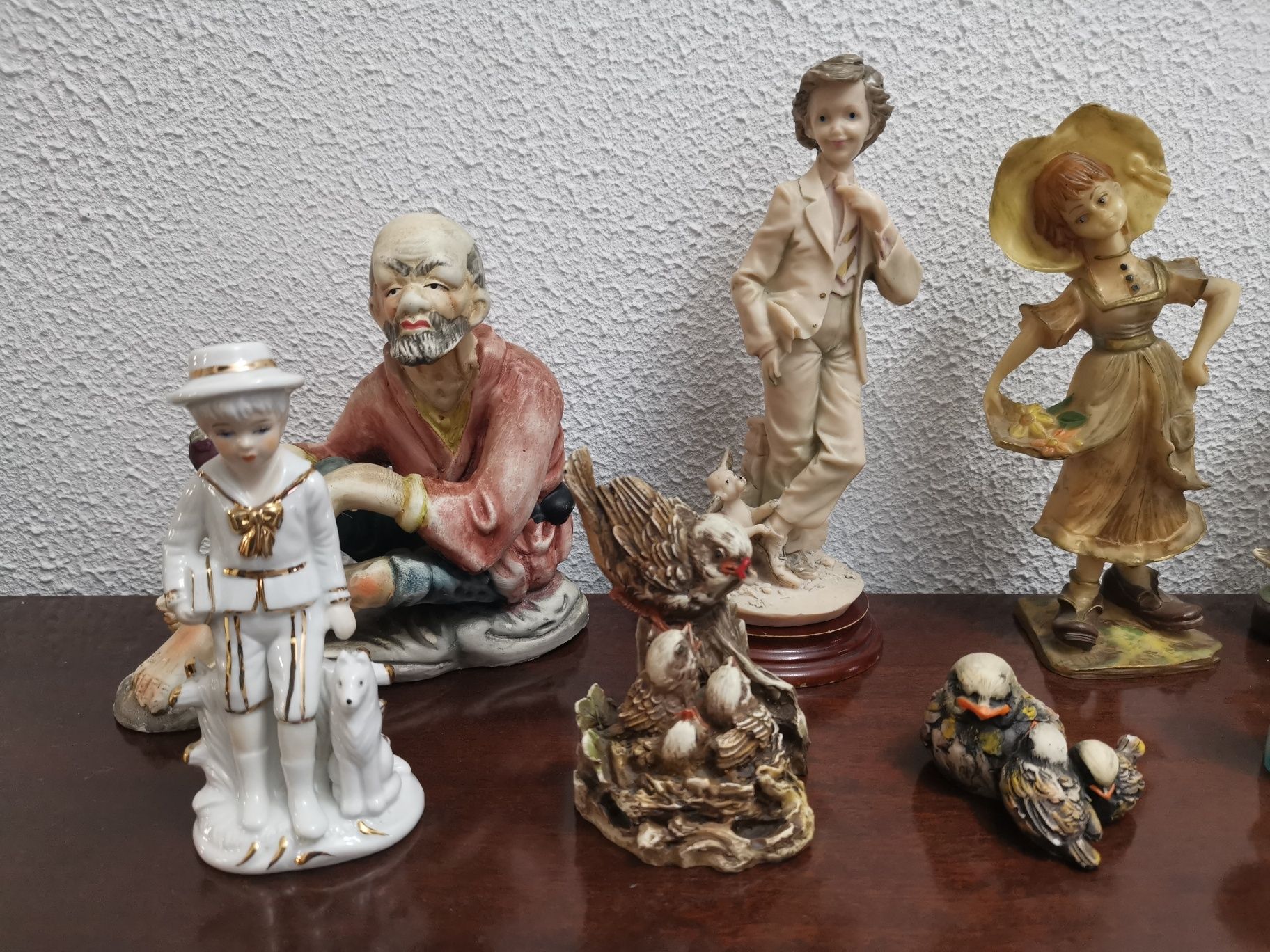 9 Estátuas Decorativas em Cerâmica