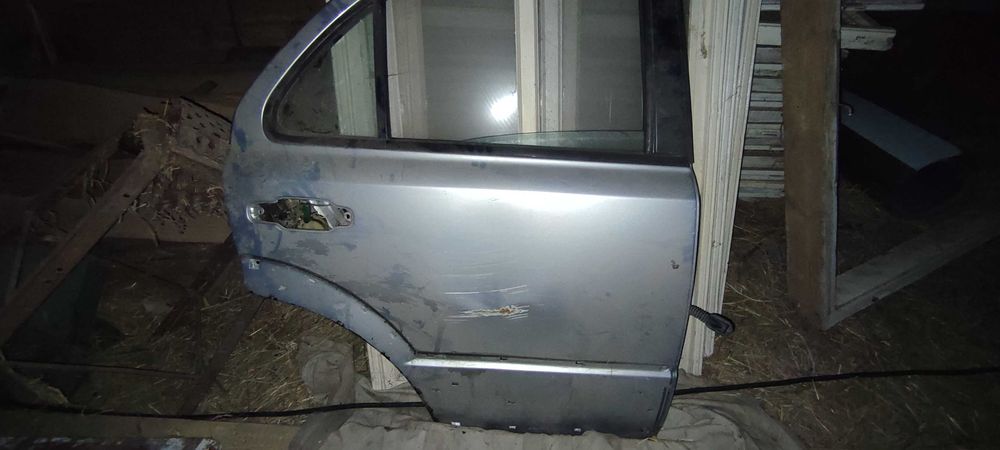Продам задню праву дверку від Kіа Sorento 1 покоління (2002-2009р.)