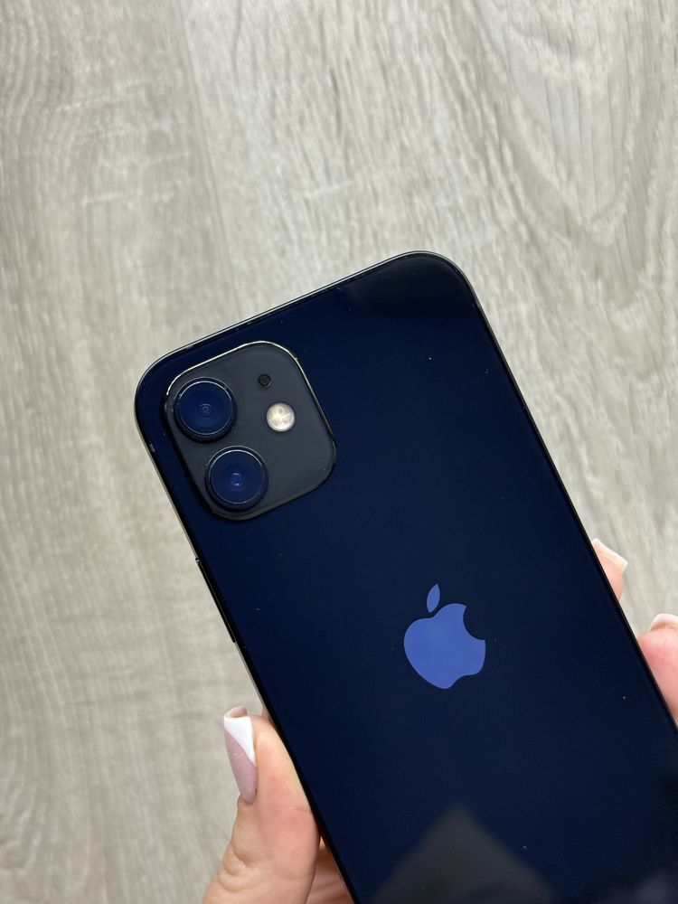 iPhone 12 64 GB iCloud заблокований