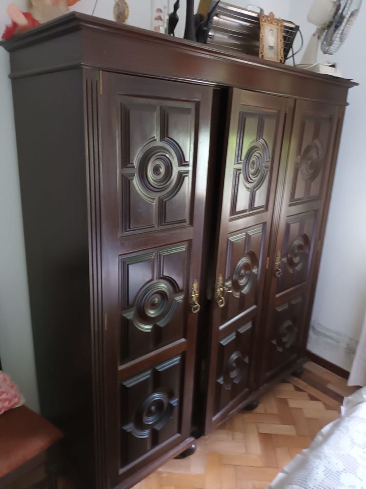 Guarda fatos cama e comoda tranporte a cargo do comprador