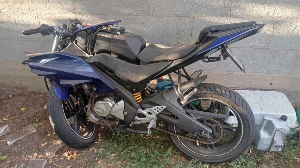 Sprzedam YAMAHA YZF-R125 z 2013 roku